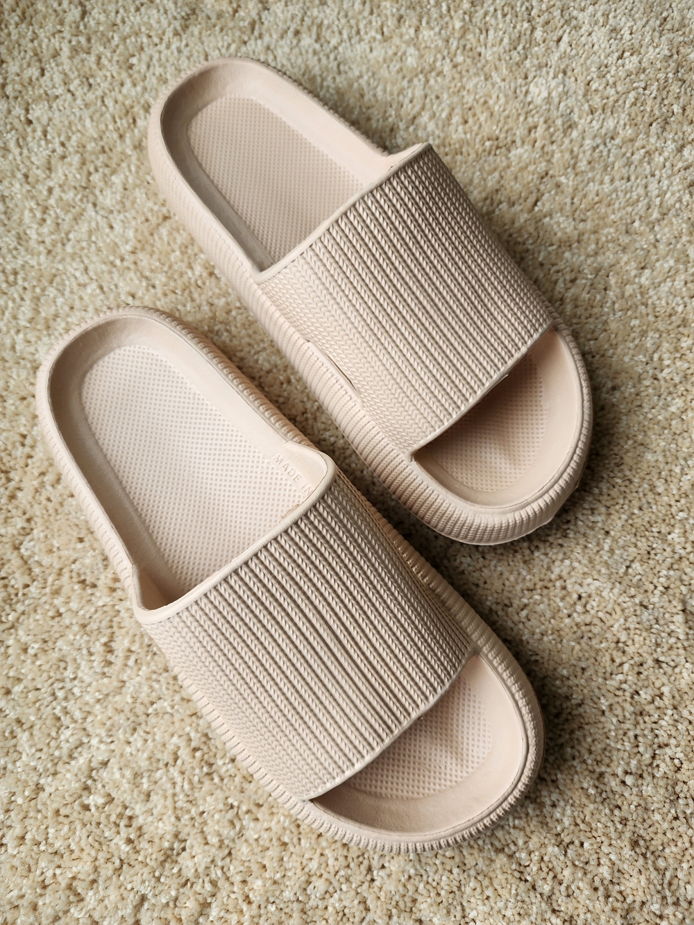 NWT COZI Slide SIZE 9 Beige Slides